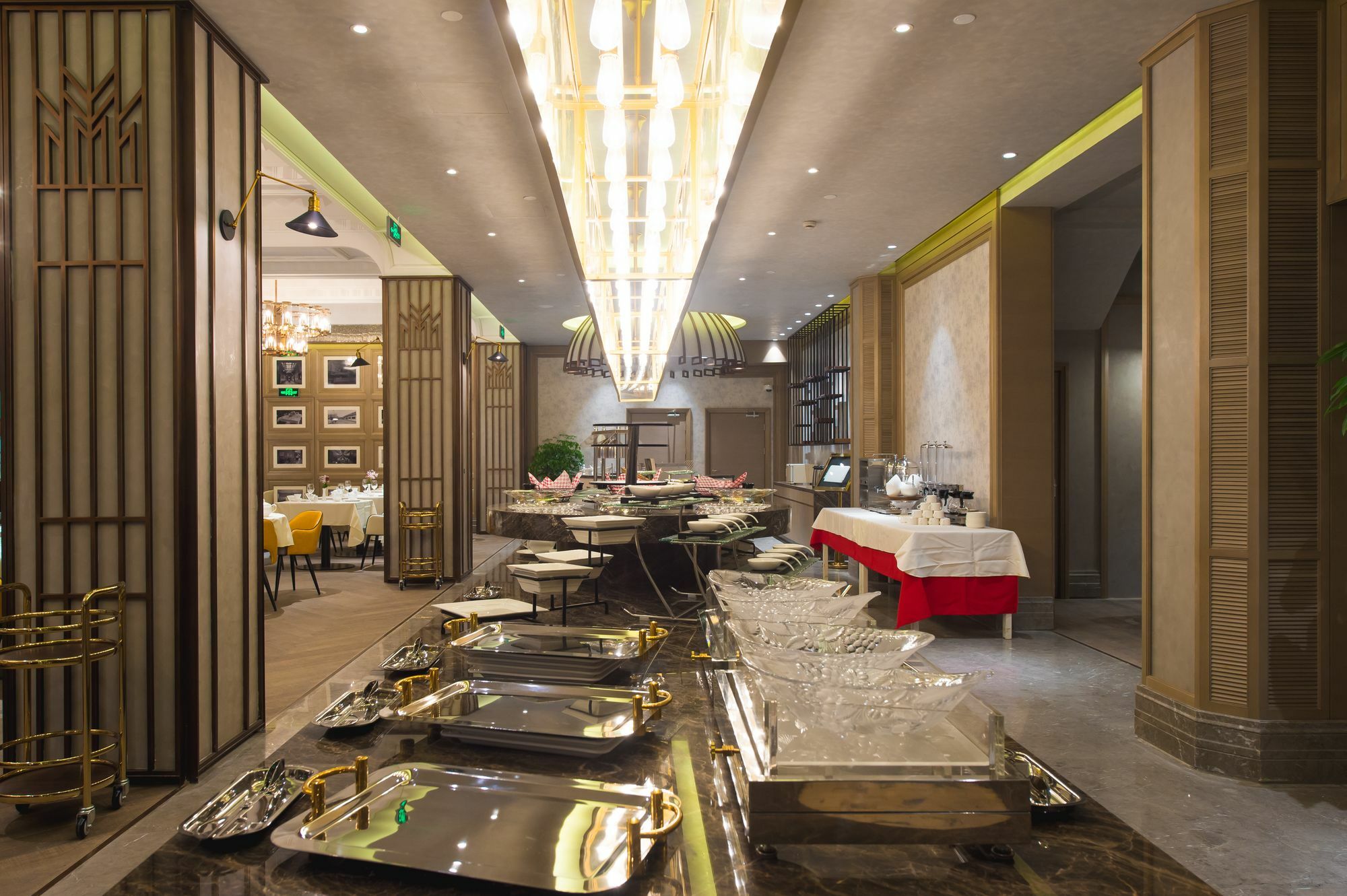Jinjiang Metropolo Classiq Nanjing Road Hotel Shanghai